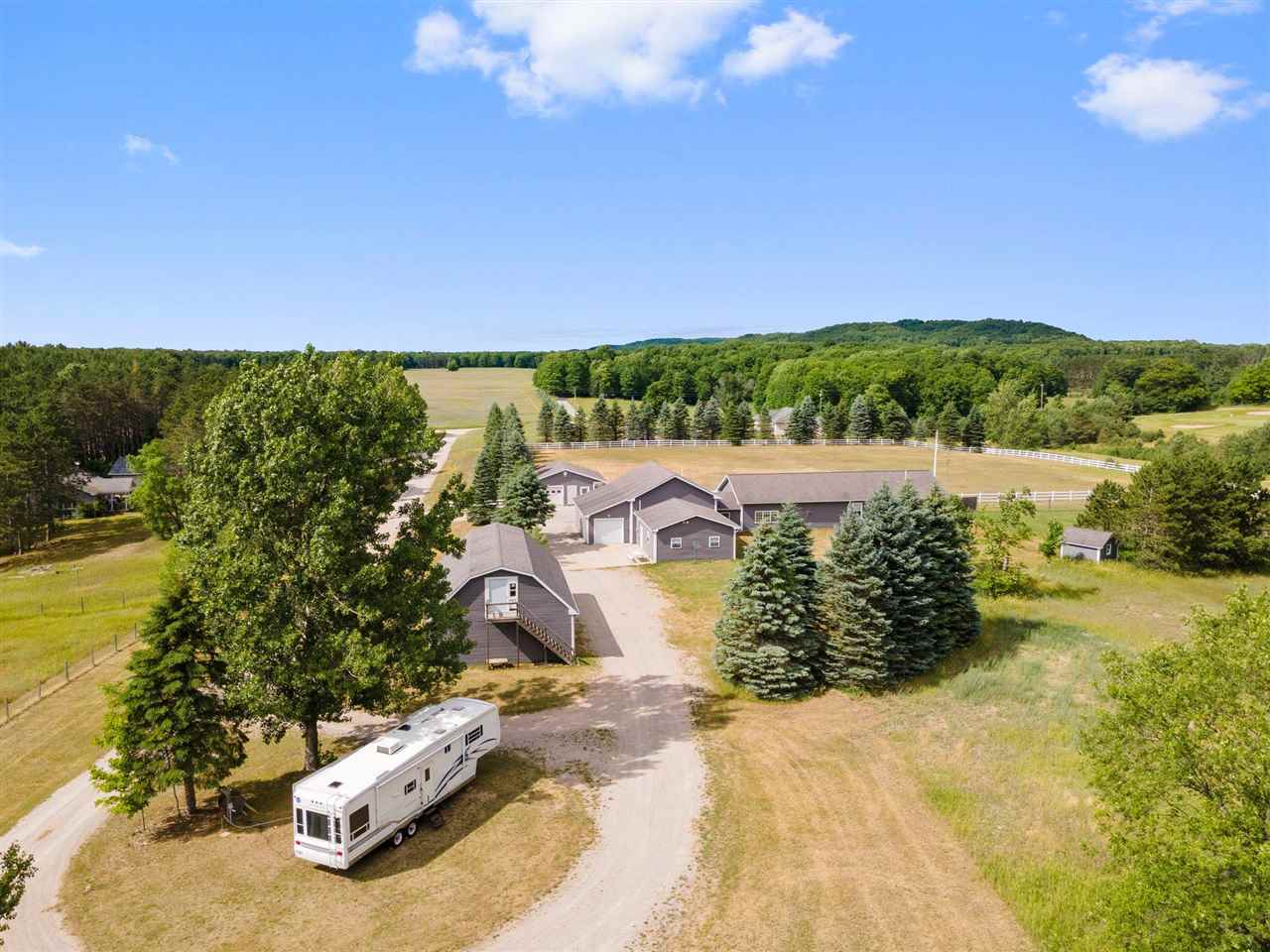17425 Fowler Road Lake Ann, MI 49650 - Photo 7 of 48 1889670-6.JPG