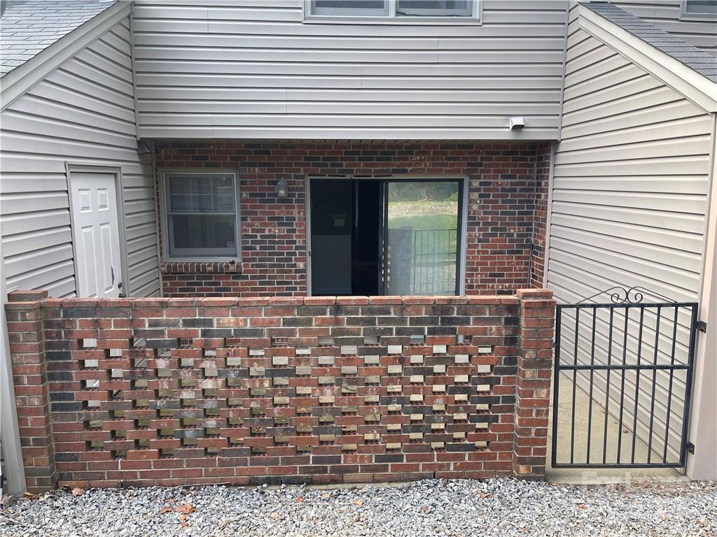 1425 20th Avenue Northeast Hickory, NC 28601 - Photo 20 of 22 a front view of a house