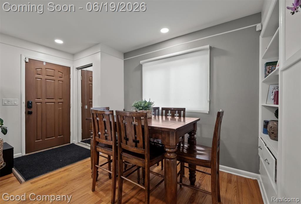 1390 Catalpa Drive Rochester, MI 48307 - Photo 4 of 21
