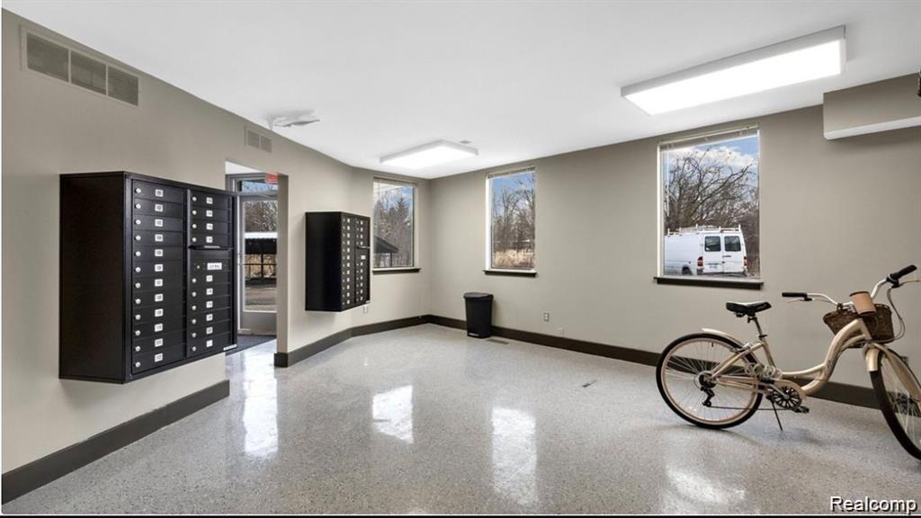 1050 North Adams Road, Unit 102 Birmingham, MI 48009 - Photo 11 of 11