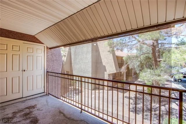 $1,045 | 4310 Sandy River Drive, Unit 70, Las Vegas, NV 89103