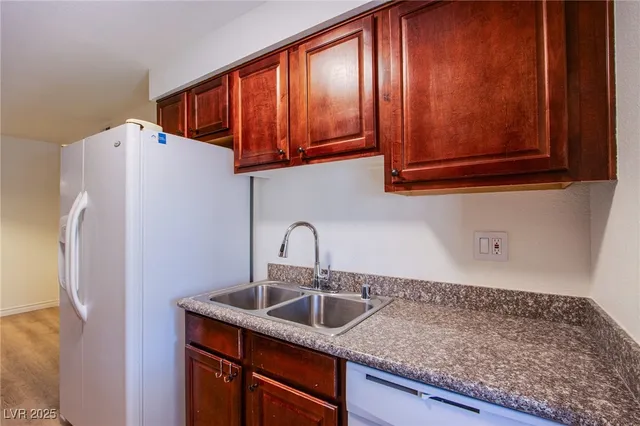$1,045 | 4310 Sandy River Drive, Unit 70, Las Vegas, NV 89103