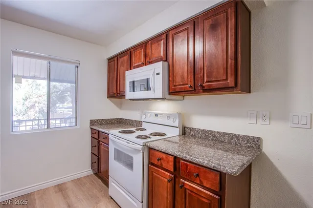 $1,045 | 4310 Sandy River Drive, Unit 70, Las Vegas, NV 89103