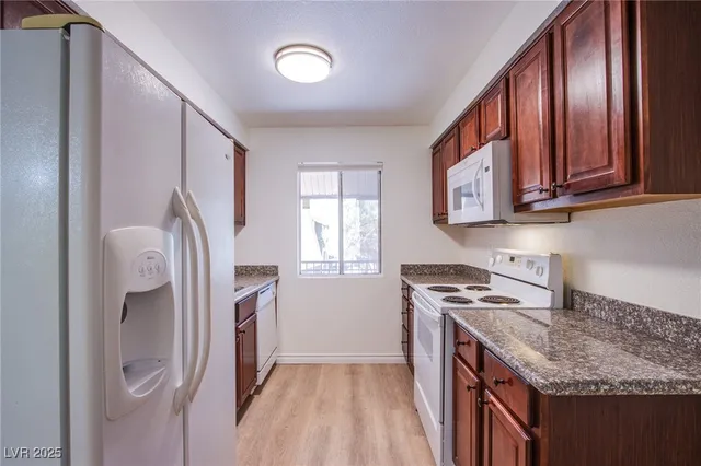 $1,045 | 4310 Sandy River Drive, Unit 70, Las Vegas, NV 89103