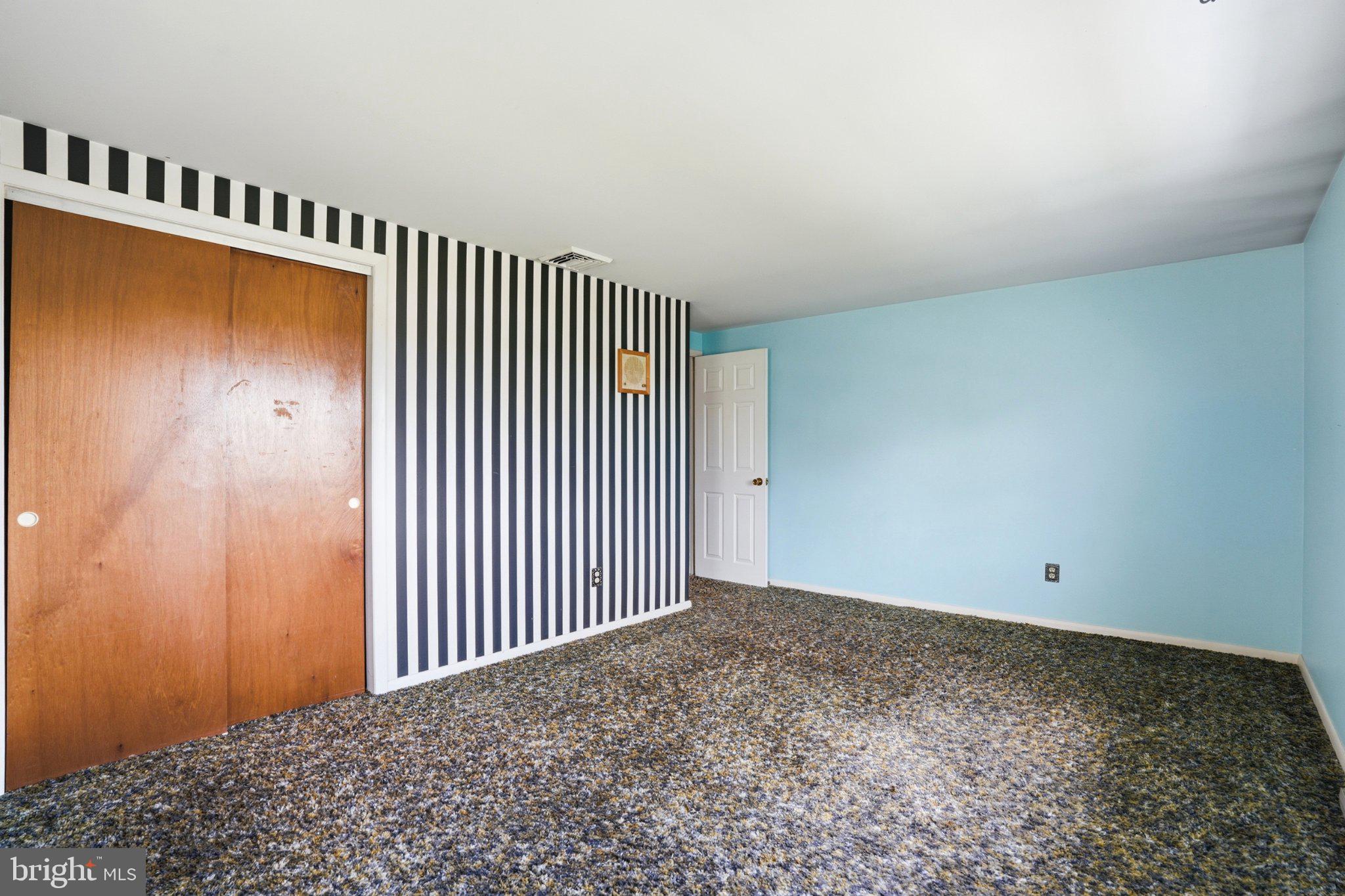 684 Hunsicker Road Telford, PA 18969 - Photo 40 of 89 Charming room with bold striped accents.
