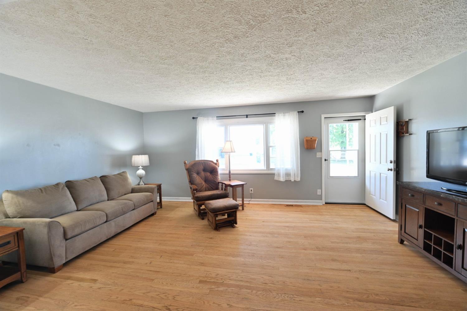 707 Randy Avenue Lawrenceburg, IN 47025 - Photo 4 of 22 Gallery Image 4