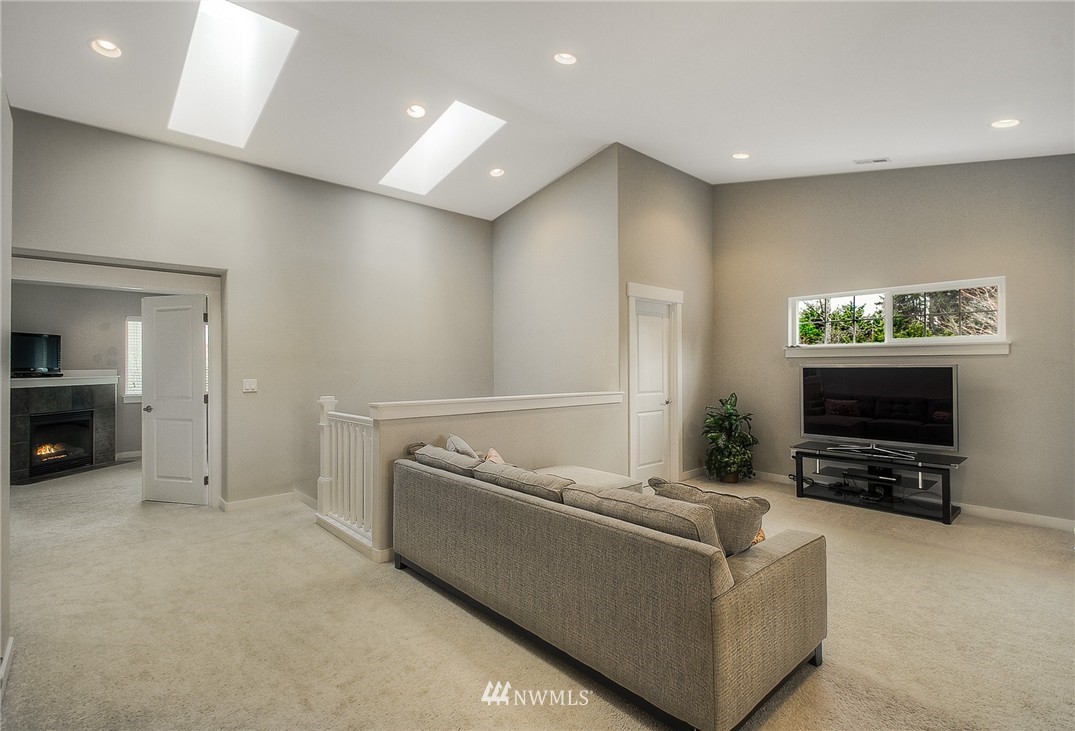 987 Jericho Place Northeast Renton, WA 98059 - Photo 16 of 25
