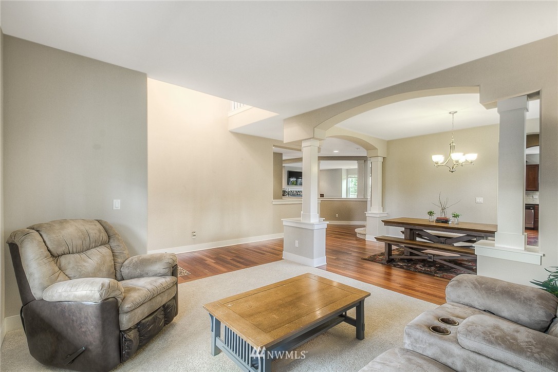 987 Jericho Place Northeast Renton, WA 98059 - Photo 4 of 25