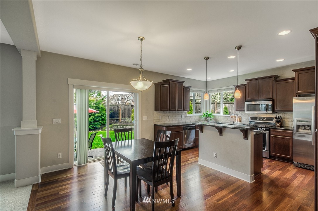 987 Jericho Place Northeast Renton, WA 98059 - Photo 8 of 25