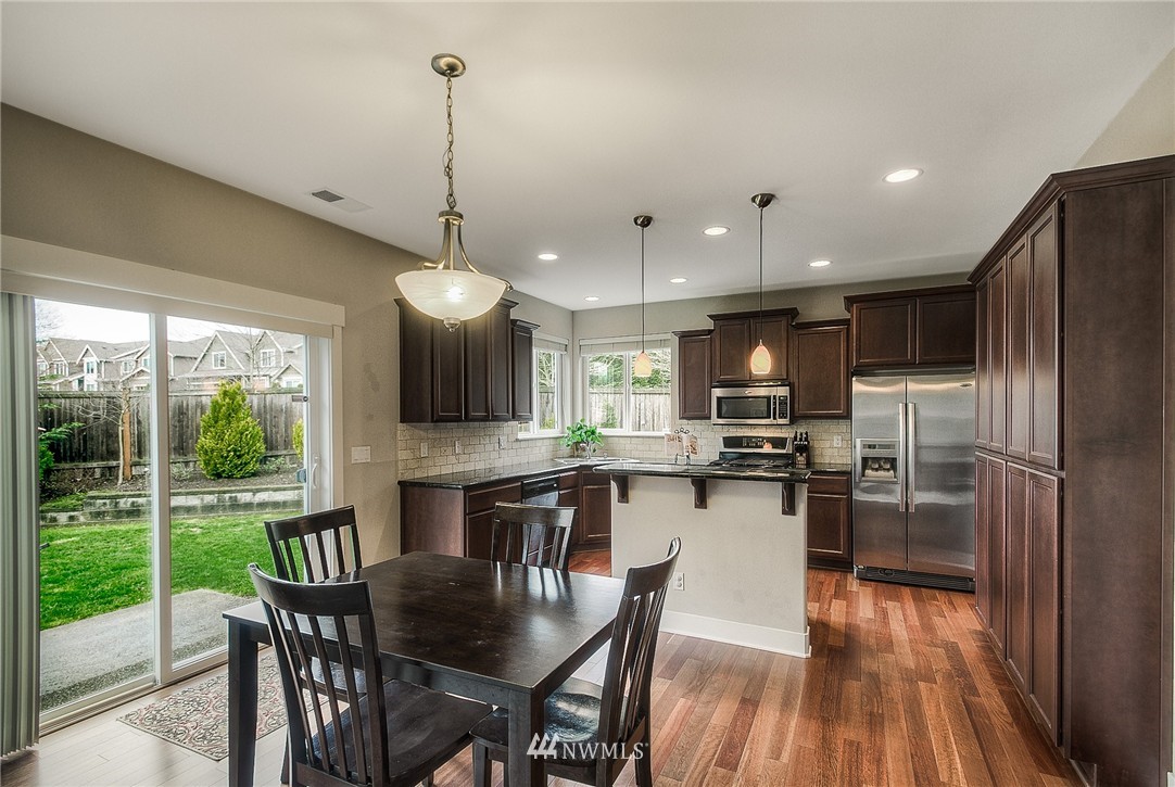 987 Jericho Place Northeast Renton, WA 98059 - Photo 9 of 25