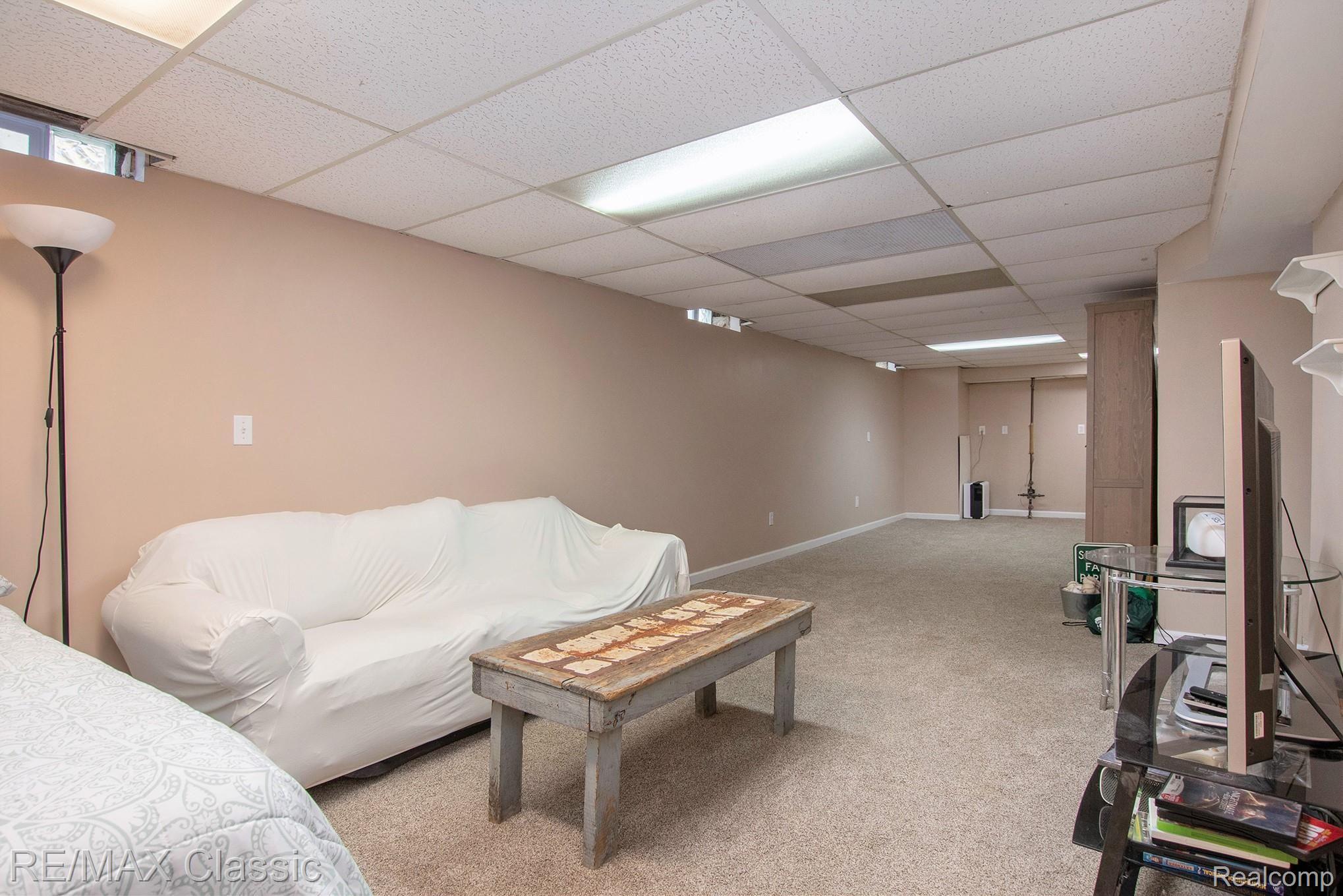 42230 Park Ridge Road Novi, MI 48375 - Photo 22 of 30 Rec Room View 2