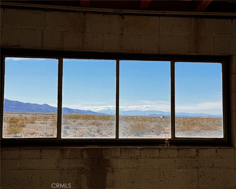 6615 Thunder Road Twentynine Palms, CA 92277 - Photo 9 of 14 a view of sky from window