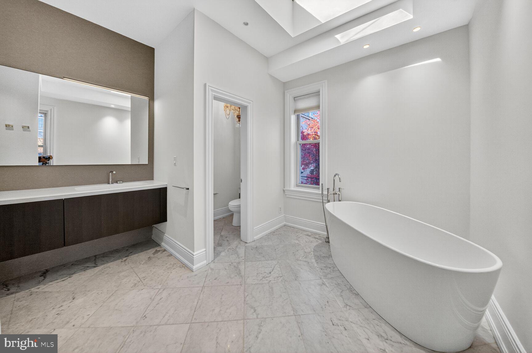917 O Street Northwest Washington, DC 20001 - Photo 19 of 29
