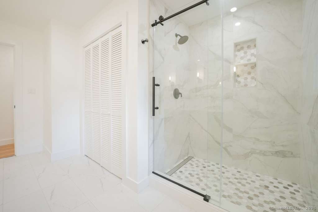 45 Frenchtown Road Trumbull, CT 06611 - Photo 11 of 24