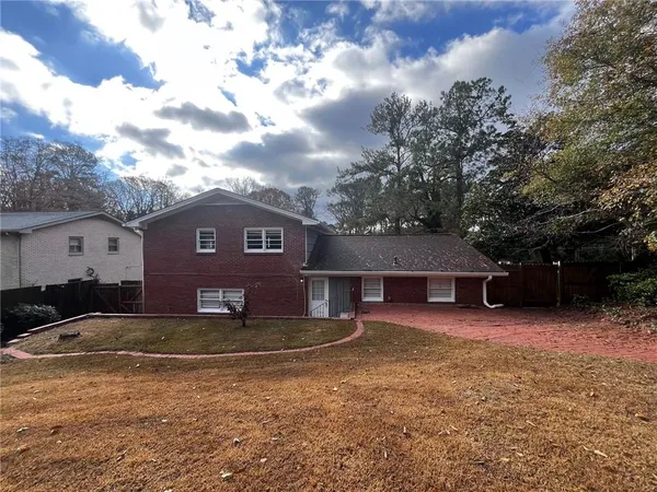 $1,795 | 4016 Elmscourt Drive, Stone Mountain, GA 30083