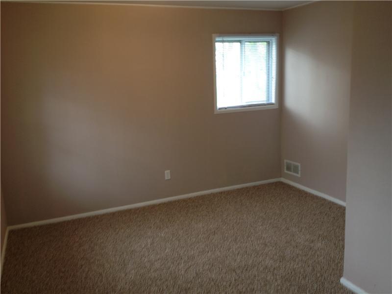 410 Schoolhouse Road Franklin, IN 46131 - Photo 8 of 10 Gallery Image 8
