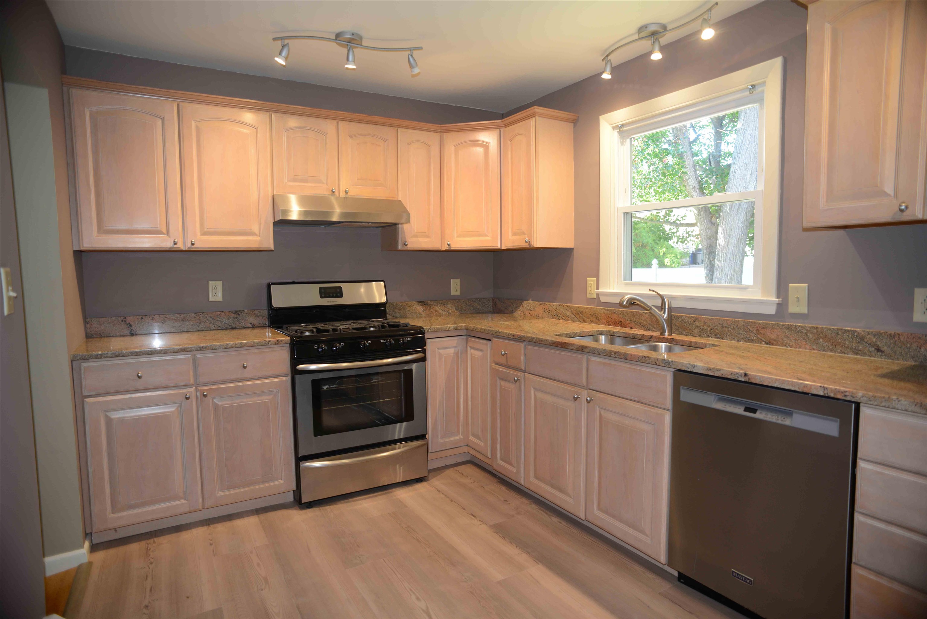 311 McKinley Road Portsmouth, NH 03801 - Photo 18 of 47