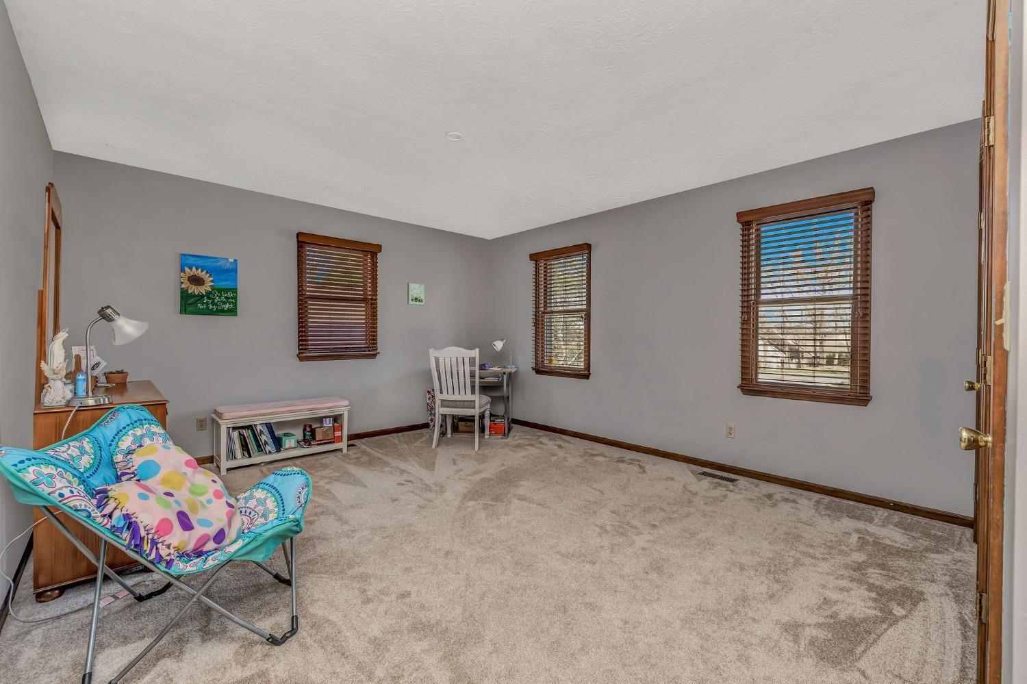 5661 Boomer Road Cincinnati, OH 45247 - Photo 25 of 44