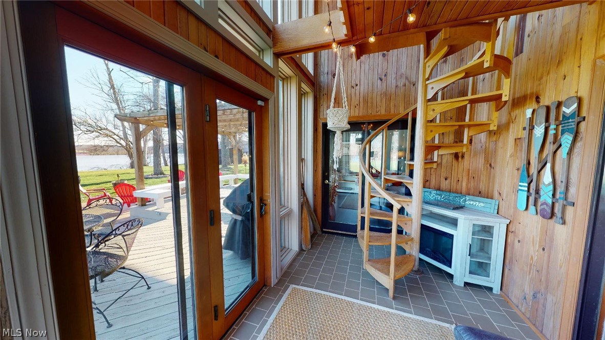 650 Riverfront Road Coolville, OH 45723 - Photo 19 of 30 sun room