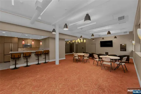$268,000 | 250 Gorge Road, Unit 21E, Cliffside Park, NJ 07010