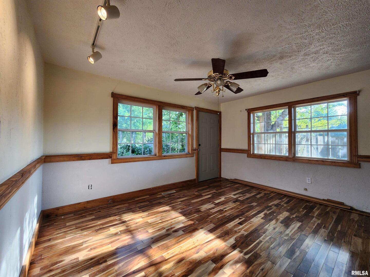 5628 Coal Street Sesser, IL 62884 - Photo 15 of 62 a view of an empty room with a window