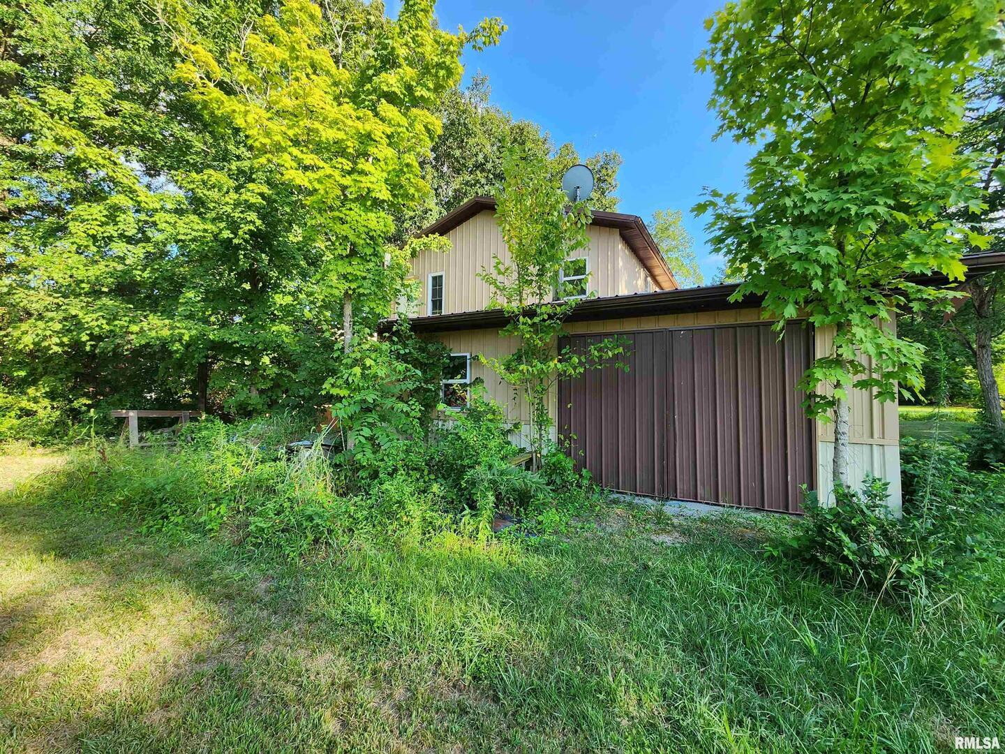 5628 Coal Street Sesser, IL 62884 - Photo 41 of 62 a view of a backyard