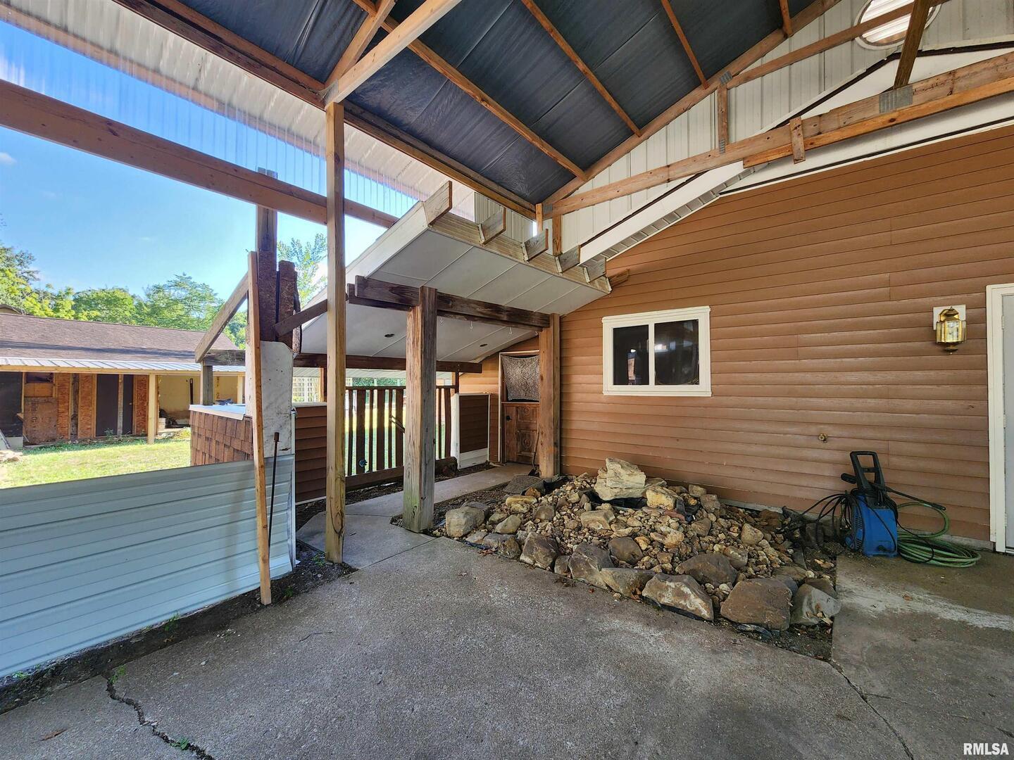 5628 Coal Street Sesser, IL 62884 - Photo 5 of 63