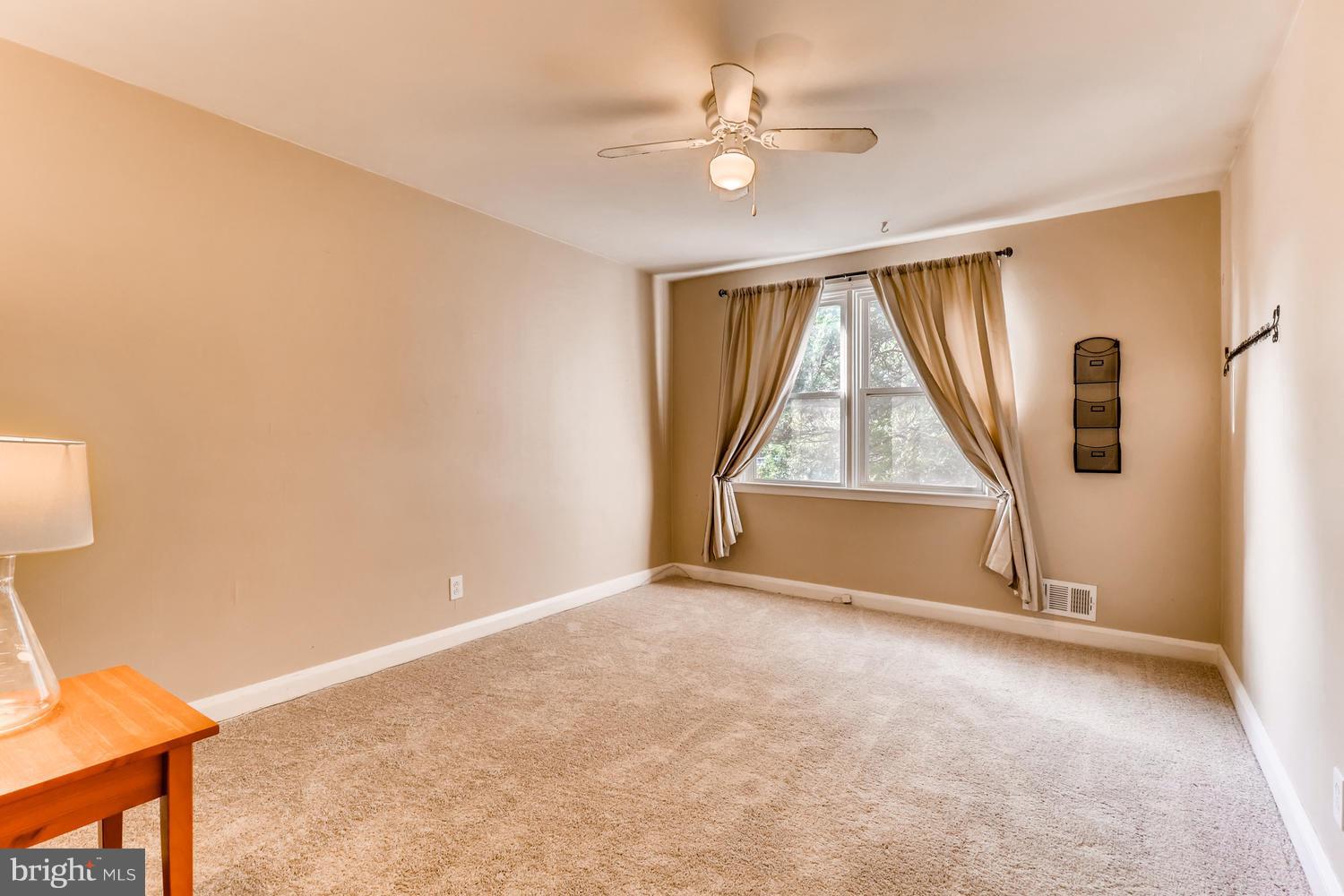 6611 Frederick Road Baltimore, MD 21228 - Photo 15 of 27 Bath (Master)