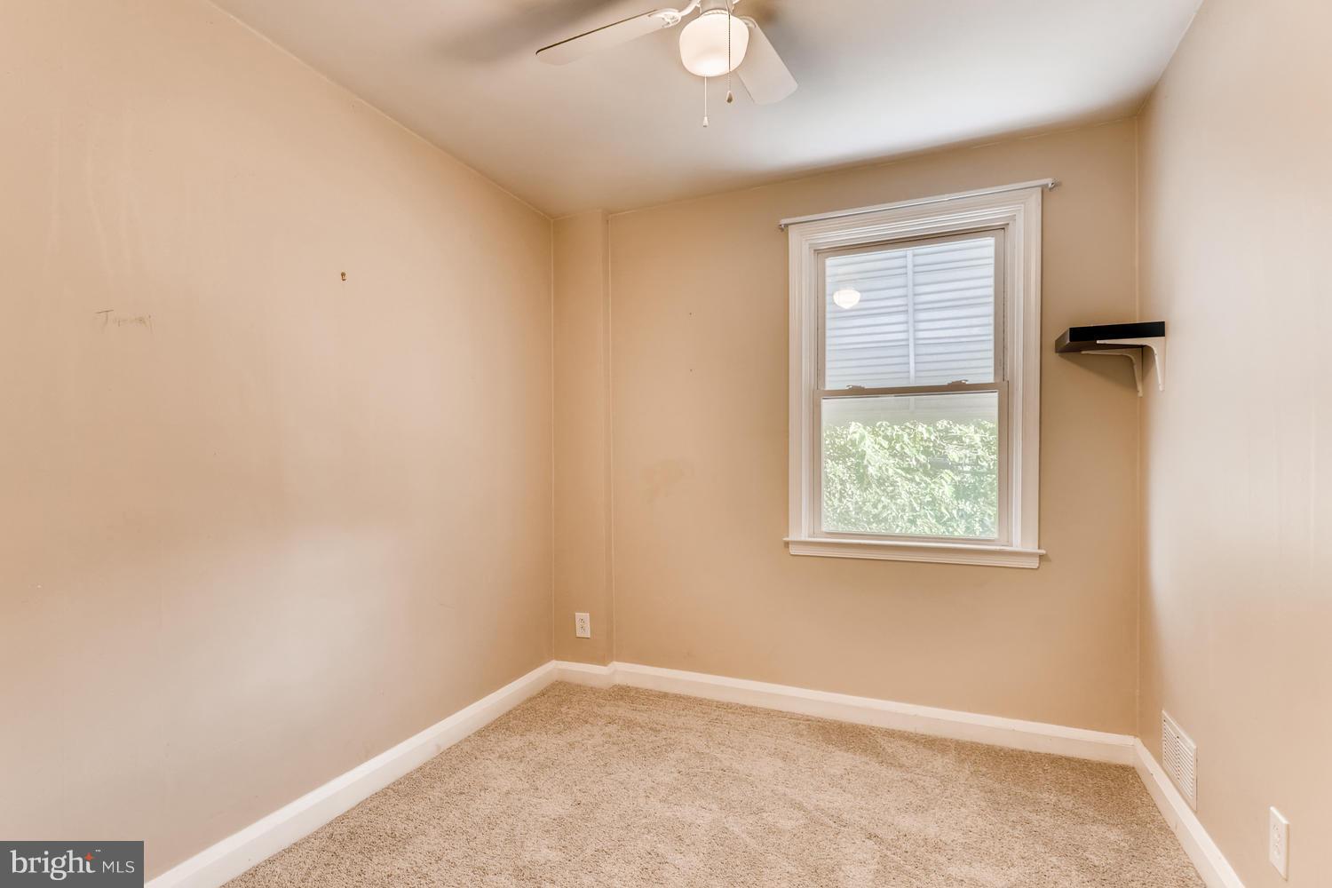 6611 Frederick Road Baltimore, MD 21228 - Photo 17 of 27 Bedroom
