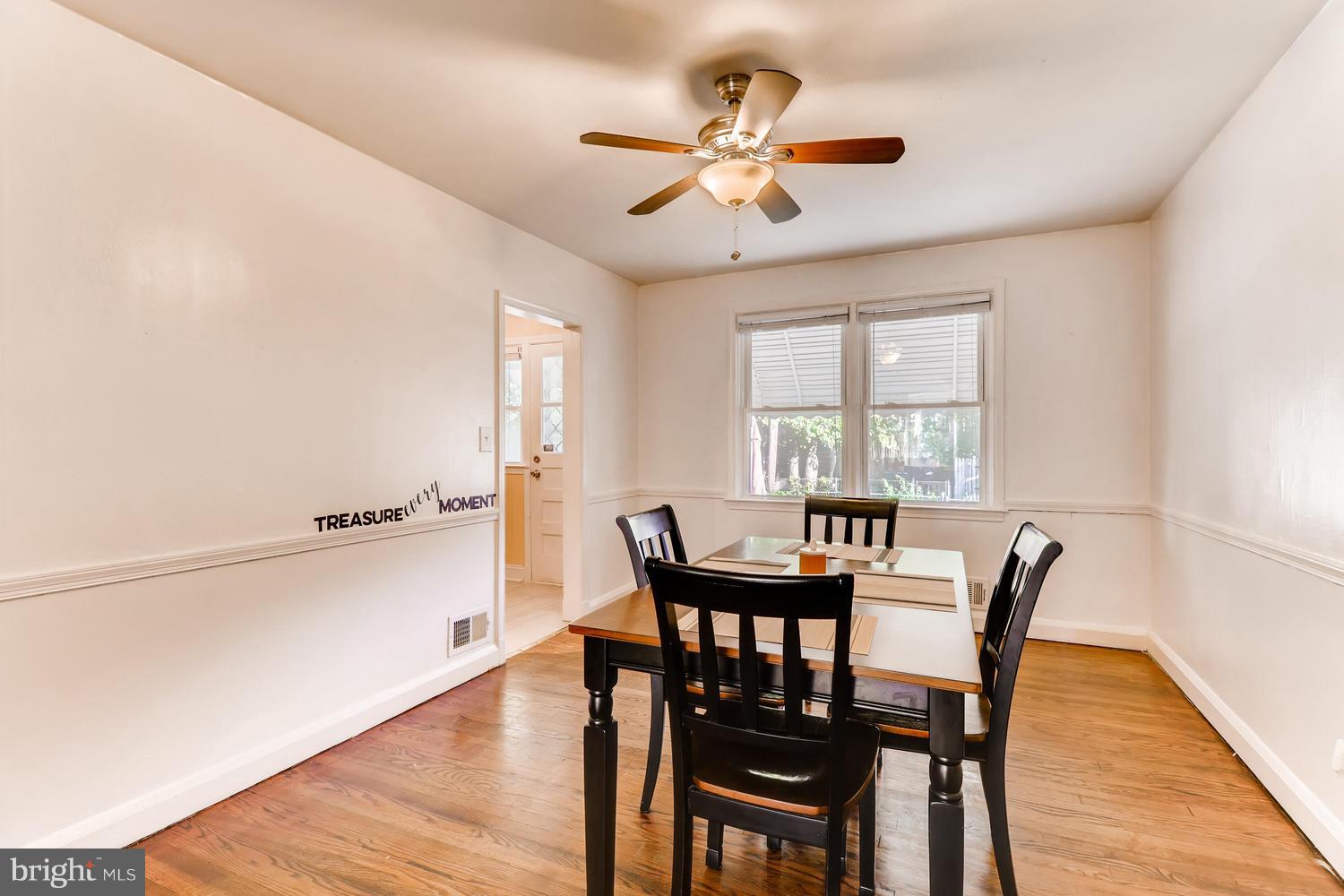 6611 Frederick Road Baltimore, MD 21228 - Photo 7 of 27 Dining Room