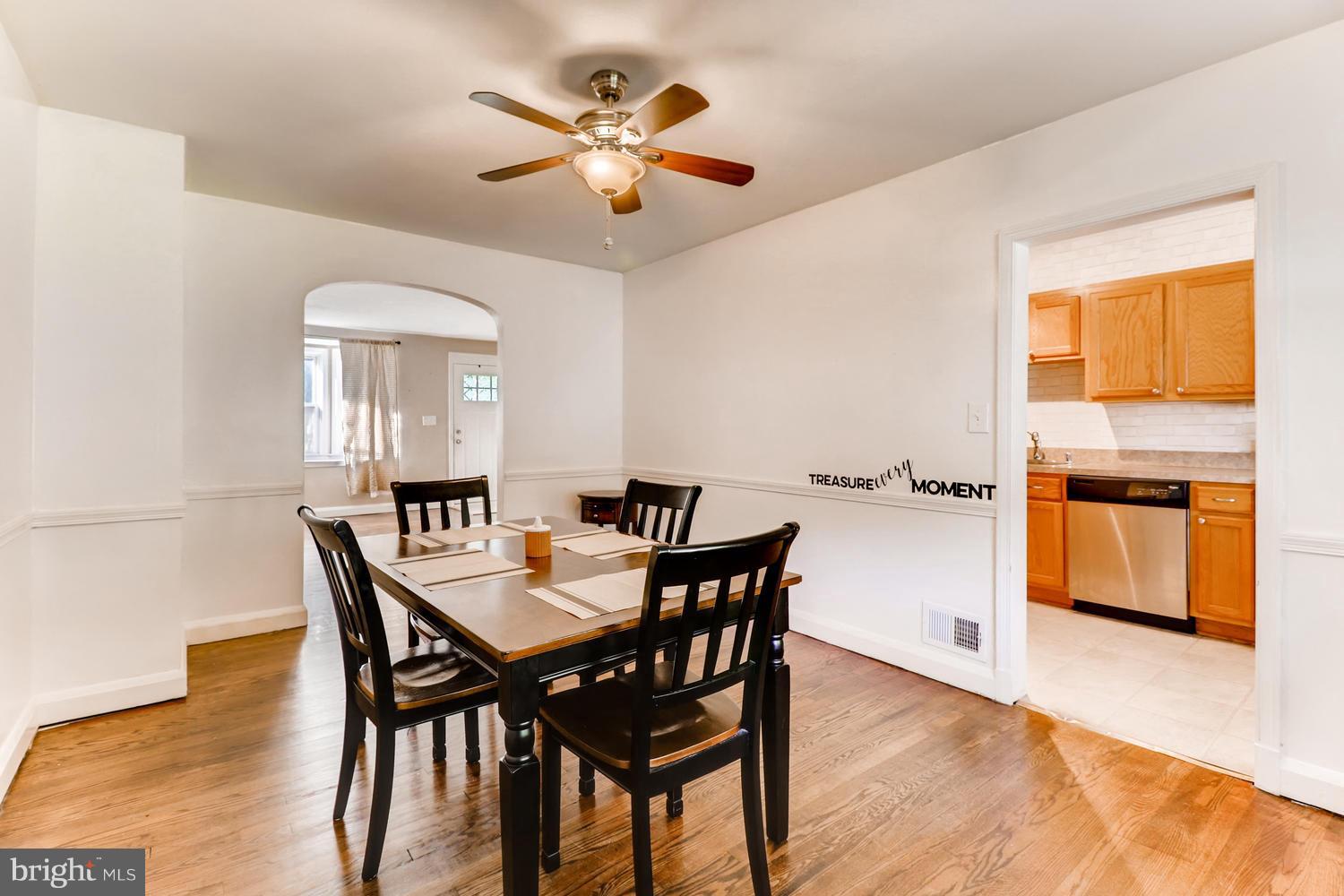 6611 Frederick Road Baltimore, MD 21228 - Photo 8 of 27 Dining Room