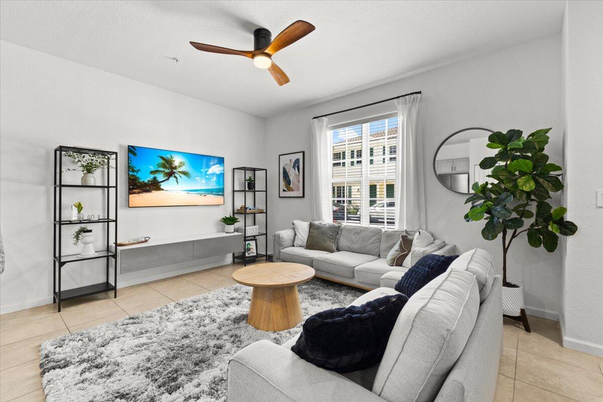 704 Southwest 2nd Avenue Pompano Beach, FL 33060 - Photo 9 of 34 09-424A0552