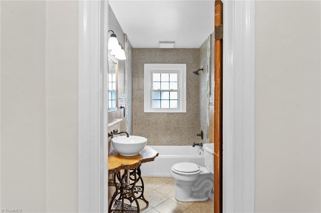 4020 Rockford Road Boonville, NC 27011 - Photo 25 of 44 Guest bathroom