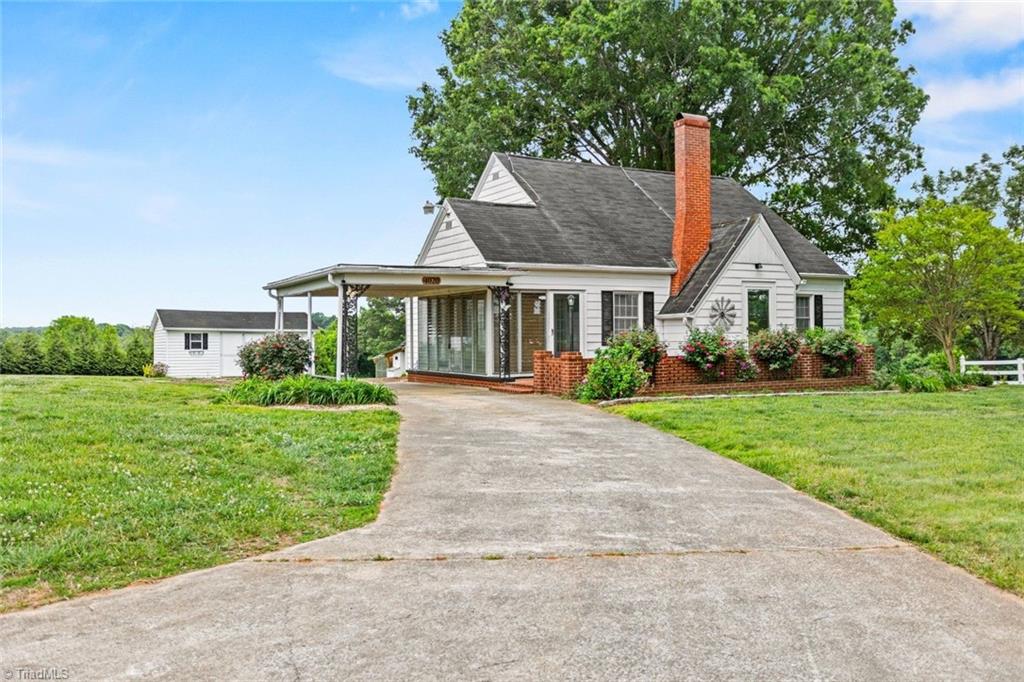 4020 Rockford Road Boonville, NC 27011 - Photo 3 of 44