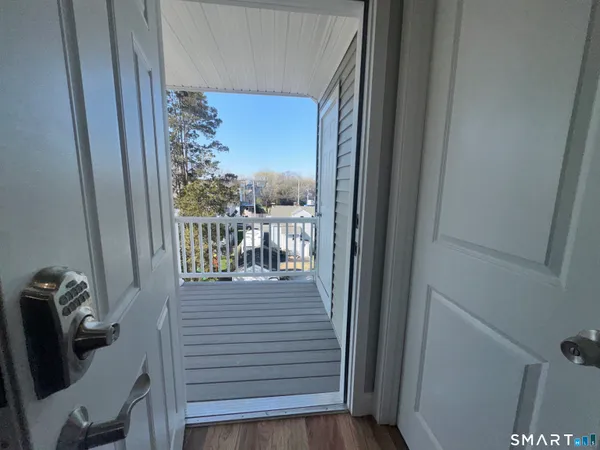 $3,000 | 105 Churchill Street, Fairfield, CT 06824