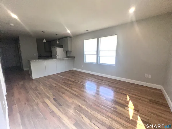 $3,000 | 105 Churchill Street, Fairfield, CT 06824