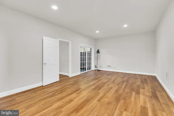 $4,350 | 9249 Laurel Ridge Crossing Road, Lorton, VA 22079