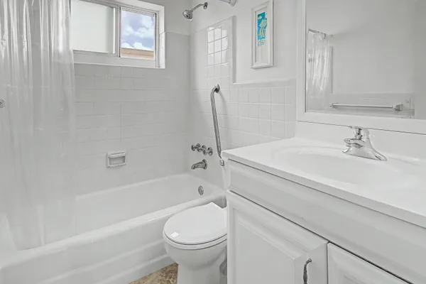 $159,000 | 3232 Canal Drive, Unit 18, Pompano Beach, FL 33062