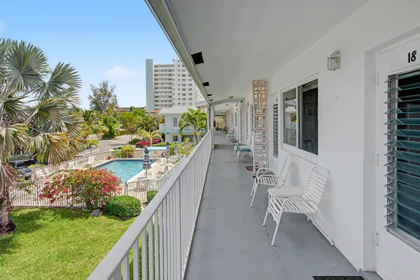$159,000 | 3232 Canal Drive, Unit 18, Pompano Beach, FL 33062