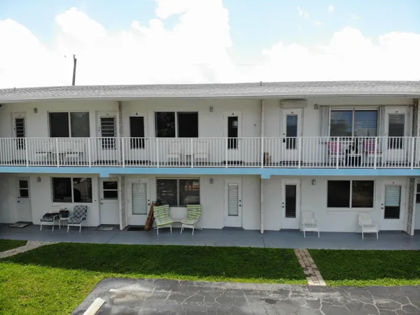 $159,000 | 3232 Canal Drive, Unit 18, Pompano Beach, FL 33062