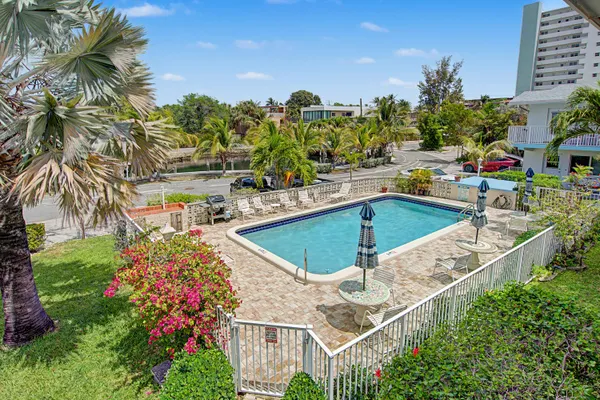 $159,000 | 3232 Canal Drive, Unit 18, Pompano Beach, FL 33062