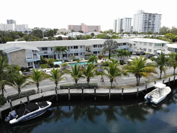 $159,000 | 3232 Canal Drive, Unit 18, Pompano Beach, FL 33062