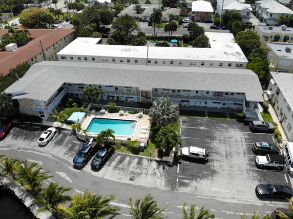 $159,000 | 3232 Canal Drive, Unit 18, Pompano Beach, FL 33062