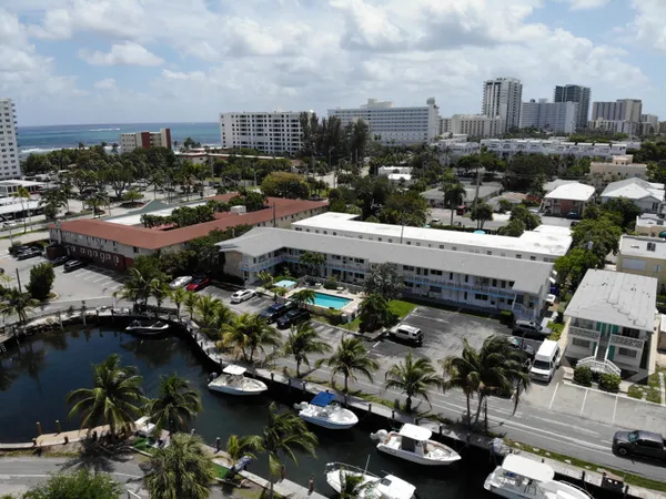 $159,000 | 3232 Canal Drive, Unit 18, Pompano Beach, FL 33062