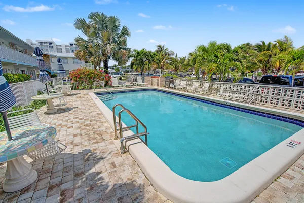 $159,000 | 3232 Canal Drive, Unit 18, Pompano Beach, FL 33062