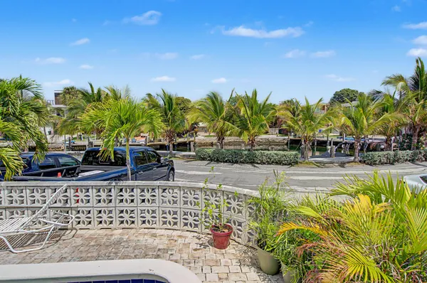 $159,000 | 3232 Canal Drive, Unit 18, Pompano Beach, FL 33062