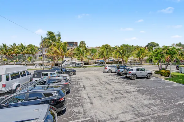 $159,000 | 3232 Canal Drive, Unit 18, Pompano Beach, FL 33062