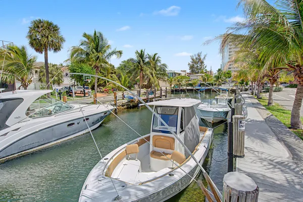 $159,000 | 3232 Canal Drive, Unit 18, Pompano Beach, FL 33062