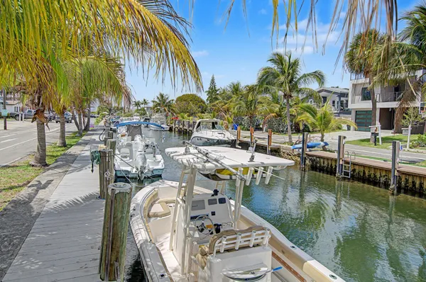 $159,000 | 3232 Canal Drive, Unit 18, Pompano Beach, FL 33062