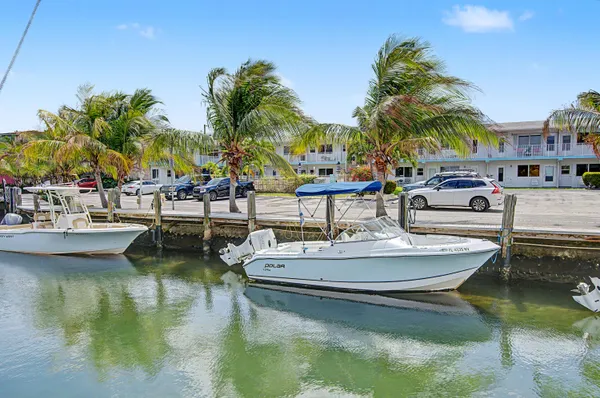 $159,000 | 3232 Canal Drive, Unit 18, Pompano Beach, FL 33062
